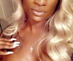 In NewportNews a Sexy 👱🏼‍♀️ Blonde Trans Visting - Image 3