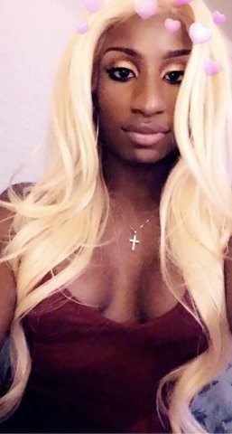 In NewportNews a Sexy 👱🏼‍♀️ Blonde Trans Visting - 5
