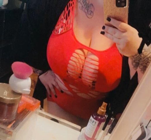 LEAVING SOUTH COUNTY @ 5 HURRY COME SPEND THE DAY WITH THIS BUBBLY SWEET DDD PLAYMATE!! let me suck ur cock till it explodes babe!! safe convenient location SPECIALS: $45 bj//$75 prost.mass w/ bj // $85 QV// $115 HH// $235 SISSY PLAY HOUR - 2
