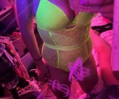 Myrtle Beach female escort - cum top off your and my vacation!!! Star temporary