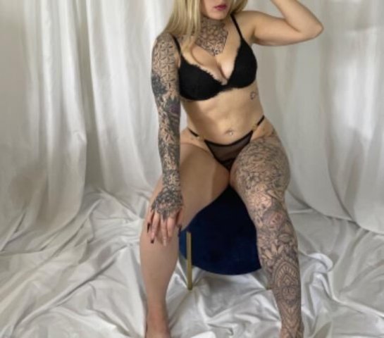 BIG BOOTY TATTOOED BLONDE FANTASY WAITING FOR YOU - 1