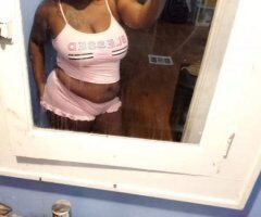 Milwaukee escorts - Chocolate ? yes I squirt NO LOW BALLERS