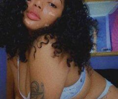Fayetteville escorts - Thick Lightskin Available at Any Time You Need me???????