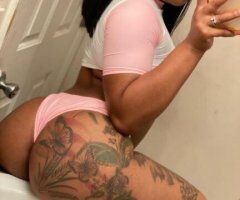 Charlotte escorts - I’m available with fat pussy